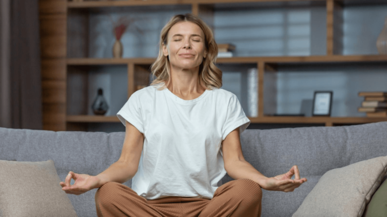 medytująca kobieta